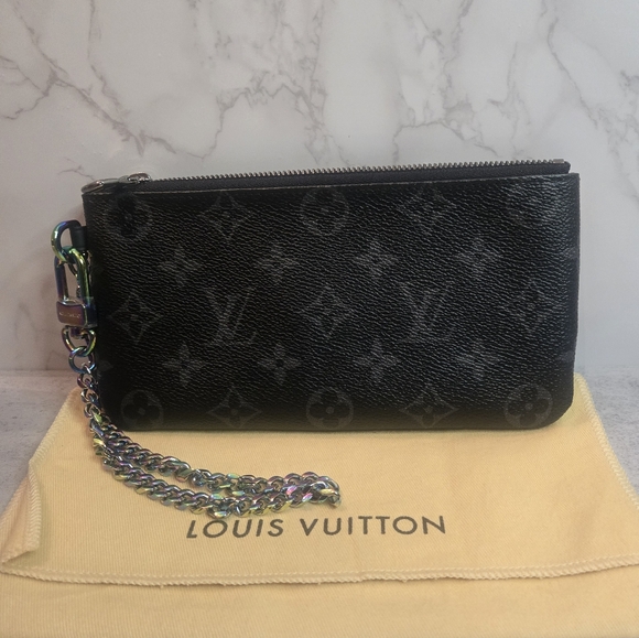 ✨️ LIMITED EDITION ✨️Louis Vuitton x Fragment iPhone Pouch - Picture 9 of 10